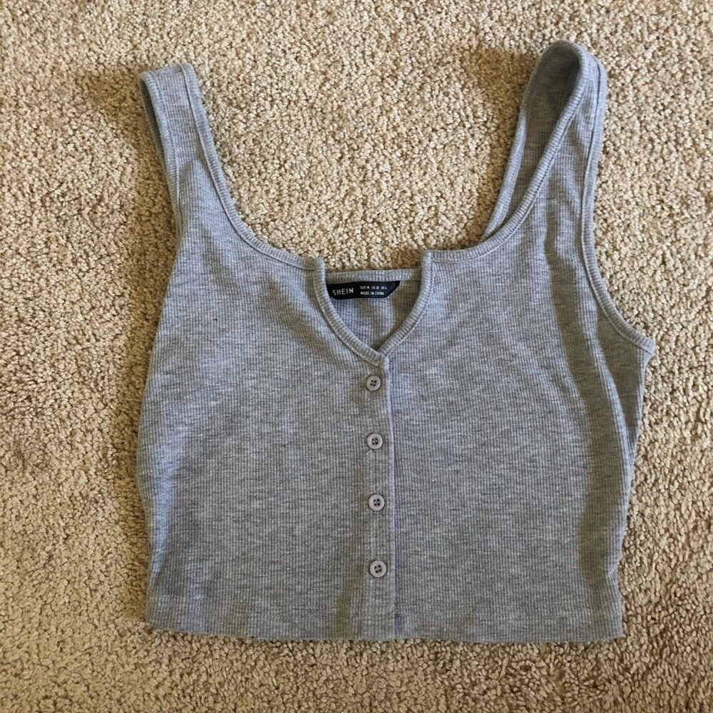 Cropped Button Front Tank Top - Picture 3 of 8